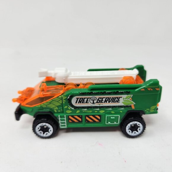 2018 Hot Wheels Runway Res-Q Tree Service Diecast Truck Green and Orange - Picture 5 of 7